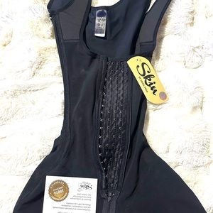 Skin Curvy
6XS - TÓRAX (63-82 cm) - CINTURA (55-77 cm) - CADERA (85-110 cm)